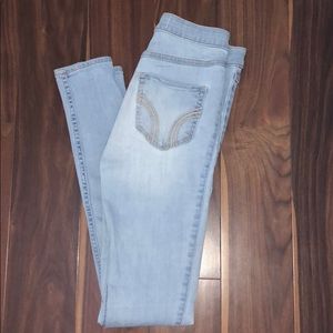 Hollister high-waited jeans!